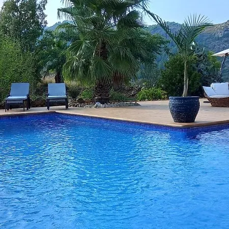 Amanaya Bed & Breakfast *