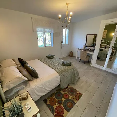 Amanaya Bed & Breakfast Lliber